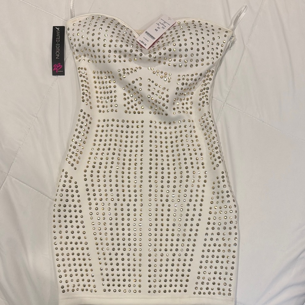 White Nicolette Studded 2b Dress by Bebe Sz XS